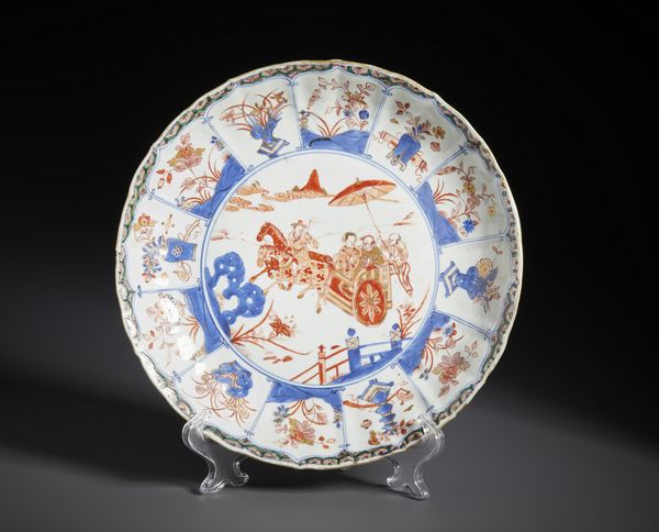 Arte Cinese : Bel piatto in porcellana decorato con smalti della famiglia verde ed Imari. Cina, Dinastia Qing periodo Kangxi.  - Asta Asta 470 | ARTE ORIENTALE Online - Associazione Nazionale - Case d'Asta italiane