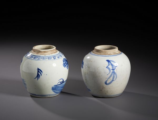 Arte Cinese : Due piccole ginger jar in porcellana bianco e blu dipinta con bimbi che giocano con saggi. Cina XIX sec  - Asta Asta 470 | ARTE ORIENTALE Online - Associazione Nazionale - Case d'Asta italiane