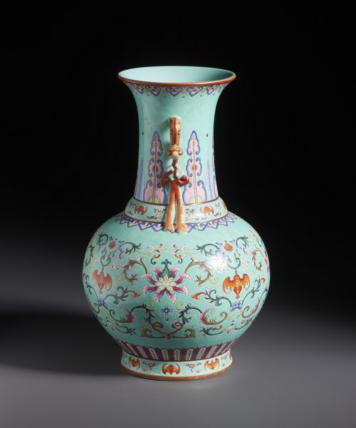 Arte Cinese : Vaso in porcellana famiglia rosa con decori di fiori e pipistrelli su fondo turchese. Cina XIX / XX sec.  - Asta Asta 470 | ARTE ORIENTALE Online - Associazione Nazionale - Case d'Asta italiane