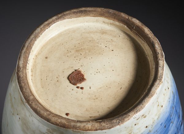 Arte Cinese : Vaso in porcellana bianco e blu dalla forma a colonna di balaustra dipinto con motivo di fenice tra i fiori.Cina tardo XIX sec.  - Asta Asta 470 | ARTE ORIENTALE Online - Associazione Nazionale - Case d'Asta italiane