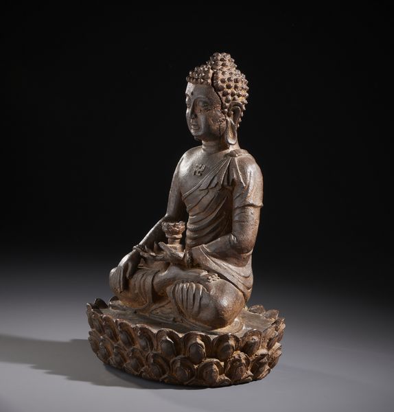 Arte Cinese : Figura di Buddha in bronzo seduto su fiore di loto.Cina XVIII / XIX sec.  - Asta Asta 470 | ARTE ORIENTALE Online - Associazione Nazionale - Case d'Asta italiane