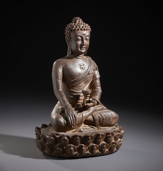 Arte Cinese : Figura di Buddha in bronzo seduto su fiore di loto.Cina XVIII / XIX sec.  - Asta Asta 470 | ARTE ORIENTALE Online - Associazione Nazionale - Case d'Asta italiane