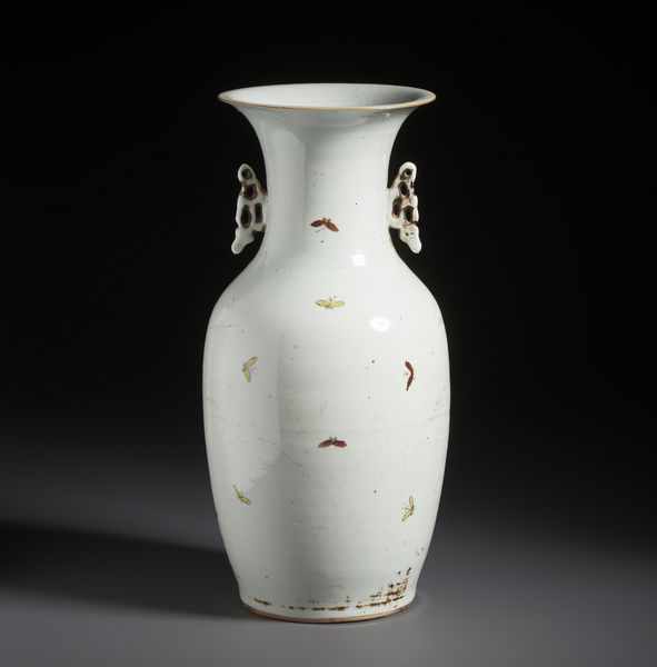 Arte Cinese : Vaso in porcellana a smalti policromi dalla forma a balaustra dipinto con motivo di uccelli tra rami fioriti.Cina, XX sec.  - Asta Asta 470 | ARTE ORIENTALE Online - Associazione Nazionale - Case d'Asta italiane