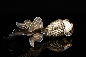 Arte Cinese : Pesce cloisonn. Cina, dinastia Qing, inizio XX secolo.  - Asta Asta 470 | ARTE ORIENTALE Online - Associazione Nazionale - Case d'Asta italiane