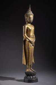 Arte Sud-Est Asiatico : Figura in bronzo laccato con tracce di doratura di Buddha stante in posizione meditativa. Tailandia XVIII / XIX sec.  - Asta Asta 470 | ARTE ORIENTALE Online - Associazione Nazionale - Case d'Asta italiane