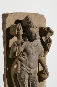 Arte Indiana : Stele in arenaria raffigurante di Shiva.India centrale.XII sec.  - Asta Asta 470 | ARTE ORIENTALE Online - Associazione Nazionale - Case d'Asta italiane