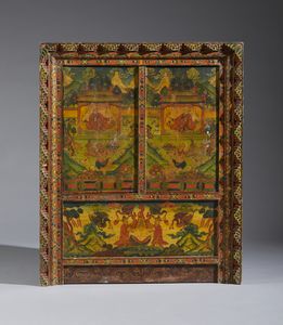 Arte Himalayana : Credenza tibetana in legno.Tibet, fine XIX secolo.  - Asta Asta 470 | ARTE ORIENTALE Online - Associazione Nazionale - Case d'Asta italiane