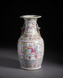 Arte Cinese - Vaso in porcellana abilmente smaltato nei colori della famiglia rosa, stile Canton. Cina Dinastia Qing , XIX sec.