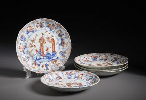 Arte Cinese : Gruppo di cinque piatti in porcellana decorati con motivi Imari.Cina, Dinastia Qing - prima met XVIII sec.  - Asta Asta 470 | ARTE ORIENTALE Online - Associazione Nazionale - Case d'Asta italiane