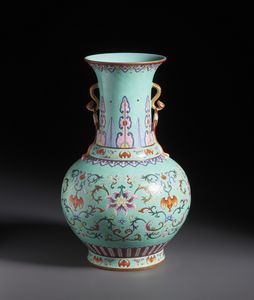 Arte Cinese : Vaso in porcellana famiglia rosa con decori di fiori e pipistrelli su fondo turchese. Cina XIX / XX sec.  - Asta Asta 470 | ARTE ORIENTALE Online - Associazione Nazionale - Case d'Asta italiane