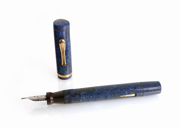 Conklin Endura - Penna stilografica vintage in celluloide con particolari placcati in oro giallo Mod. Pat. May 28 1918 e Pat. Nov. 17 1925  - Asta Penne e accessori dalla collezione di Enrico e Antonello Falqui e altre provenienze - Associazione Nazionale - Case d'Asta italiane