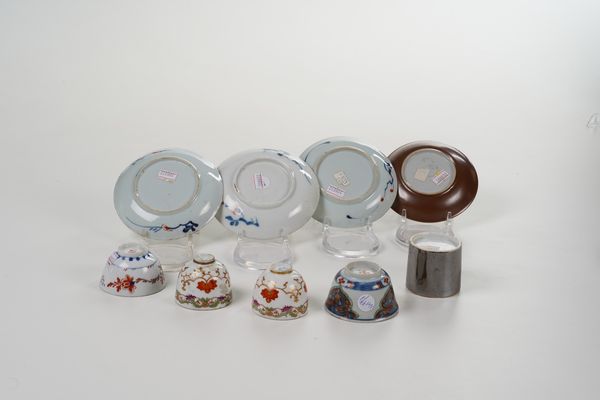 Cinque tazzine e quattro piattini.<BR>Manifatture diverse, Cina, Meissen, Cozzi e Nove, XVIII secolo.  - Asta Ceramiche e vetri - Associazione Nazionale - Case d'Asta italiane