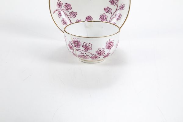 Tazza con piattino.<BR>Germania, Manifattura di Nymphenburg, 1750-1775 circa.  - Asta Ceramiche e vetri - Associazione Nazionale - Case d'Asta italiane