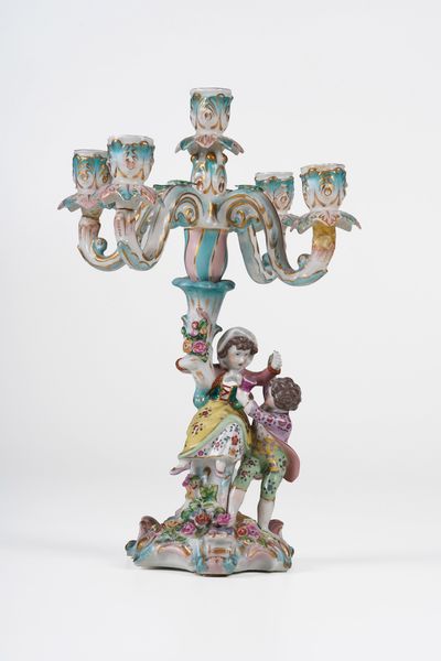 Candelabro figurato.<BR>Probabilmente Germania, Turingia, seconda met del XIX secolo.  - Asta Ceramiche e vetri - Associazione Nazionale - Case d'Asta italiane