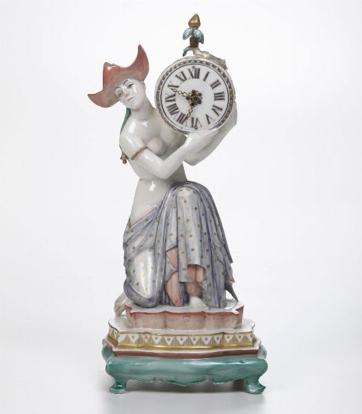 Orologio da tavolo Art Dco.<BR>Germania, Manifattura di Nymphenburg, 1930 circa.<BR>Modello di Josef Wackerle del 1922.<BR>  - Asta Ceramiche e vetri - Associazione Nazionale - Case d'Asta italiane