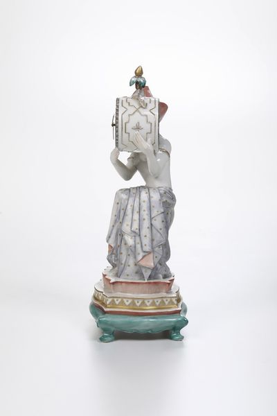 Orologio da tavolo Art Dco.<BR>Germania, Manifattura di Nymphenburg, 1930 circa.<BR>Modello di Josef Wackerle del 1922.<BR>  - Asta Ceramiche e vetri - Associazione Nazionale - Case d'Asta italiane