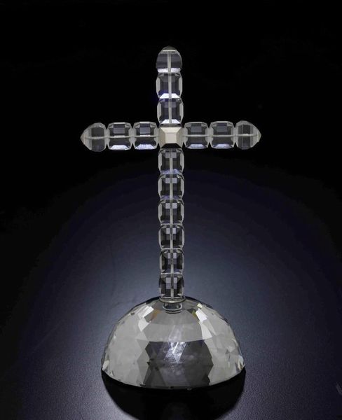 Crocifisso Croce sfaccettata.<BR>Swarovski edizione annuale Giubileo 2000.  - Asta Ceramiche e vetri - Associazione Nazionale - Case d'Asta italiane