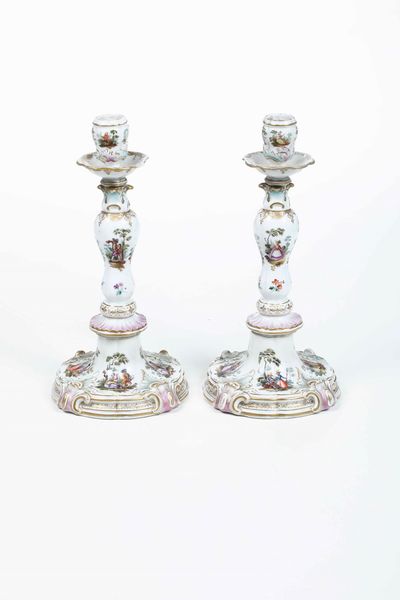 Coppia di candelieri.<BR>Meissen, XX secolo.  - Asta Ceramiche e vetri - Associazione Nazionale - Case d'Asta italiane