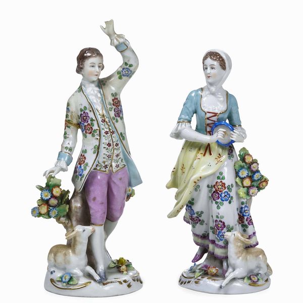 Coppia di figurine raffiguranti pastorelli.<BR>Germania, Turingia, probabilmente Manifattura Rudolstadt, XX secolo. <BR>  - Asta Ceramiche e vetri - Associazione Nazionale - Case d'Asta italiane