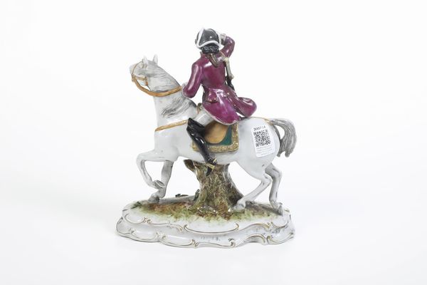 Figurina di nobile a cavallo.<BR>Probabilmente Napoli, XX secolo.  - Asta Ceramiche e vetri - Associazione Nazionale - Case d'Asta italiane