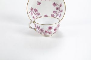 Tazza con piattino.<BR>Germania, Manifattura di Nymphenburg, 1750-1775 circa.  - Asta Ceramiche e vetri - Associazione Nazionale - Case d'Asta italiane