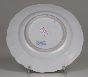 Piccolo piatto Zwiebelmuster.<BR>Manifattura Teichert per Meissen, 1900 circa.  - Asta Ceramiche e vetri - Associazione Nazionale - Case d'Asta italiane