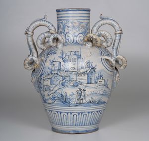 Vaso biansato. <BR>Liguria (?), inizio del XX secolo.  - Asta Ceramiche e vetri - Associazione Nazionale - Case d'Asta italiane