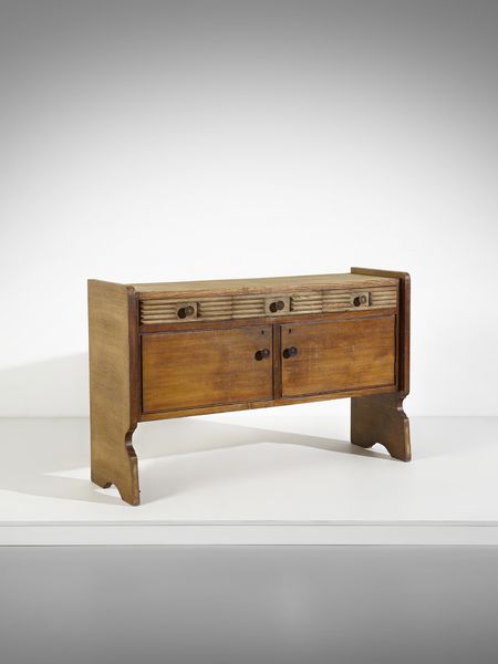 MANIFATTURA ITALIANA : Credenza ad ante e cassetti  - Asta Asta 471 | DESIGN E ARTI DECORATIVE DEL NOVECENTO Online - Associazione Nazionale - Case d'Asta italiane