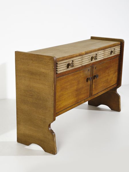 MANIFATTURA ITALIANA : Credenza ad ante e cassetti  - Asta Asta 471 | DESIGN E ARTI DECORATIVE DEL NOVECENTO Online - Associazione Nazionale - Case d'Asta italiane