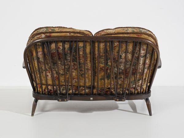 ERCOLANI LUCIAN RANDOLPH (1988 - 1976) : Divanetto a due posti per Ercol, Regno Unito  - Asta Asta 471 | DESIGN E ARTI DECORATIVE DEL NOVECENTO Online - Associazione Nazionale - Case d'Asta italiane