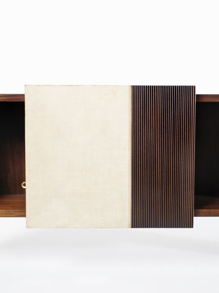 MANIFATTURA ITALIANA : Credenza con pannello scorrevole  - Asta Asta 471 | DESIGN E ARTI DECORATIVE DEL NOVECENTO Online - Associazione Nazionale - Case d'Asta italiane