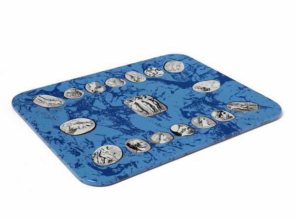 FORNASETTI : Vassoio Cammei  - Asta Asta 471 | DESIGN E ARTI DECORATIVE DEL NOVECENTO Online - Associazione Nazionale - Case d'Asta italiane