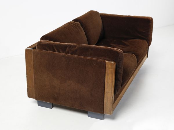 SCARPA AFRA (1937-2011) & TOBIA (n. 1935) : Divano a due posti mod. 920 per Cassina, Meda  - Asta Asta 471 | DESIGN E ARTI DECORATIVE DEL NOVECENTO Online - Associazione Nazionale - Case d'Asta italiane