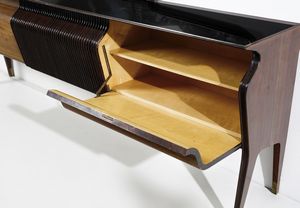 BORSANI OSVALDO (1911 - 1985) : attribuito. Buffet con specchiera per Arredamento Borsani, Varedo  - Asta Asta 471 | DESIGN E ARTI DECORATIVE DEL NOVECENTO Online - Associazione Nazionale - Case d'Asta italiane