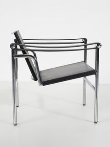 MANIFATTURA ITALIANA : Coppia di poltroncine ispirate al modello LC1 di Le Corbusier  - Asta Asta 471 | DESIGN E ARTI DECORATIVE DEL NOVECENTO Online - Associazione Nazionale - Case d'Asta italiane