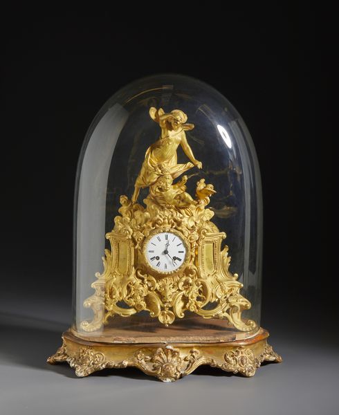 MANIFATTURA FRANCESE DEL XIX SECOLO : Orologio da tavolo in bronzo dorato, quadrante in smalto bianco con numeri romani, struttura sormontata da figura di Flora con putto, fitte decorazioni a motivi fitomorfi, base ovale in legno dorato e campana di vetro  - Asta Asta 472 | ARTE ANTICA E DEL XIX SECOLO Virtuale - Associazione Nazionale - Case d'Asta italiane