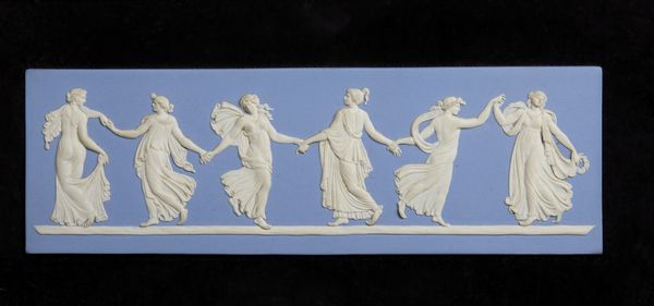 MANIFATTURA DI WEDGWOOD, XX SECOLO : Placca rettangolare in ceramica azzurra e bianca raffigurante la Danza delle Ore  - Asta Asta 472 | ARTE ANTICA E DEL XIX SECOLO Virtuale - Associazione Nazionale - Case d'Asta italiane