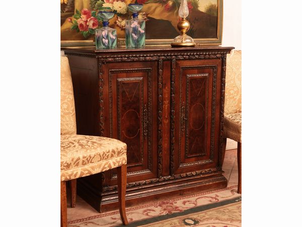 Credenza in noce, radica ed altre essenze  - Asta Ispirazioni di arredo - Associazione Nazionale - Case d'Asta italiane