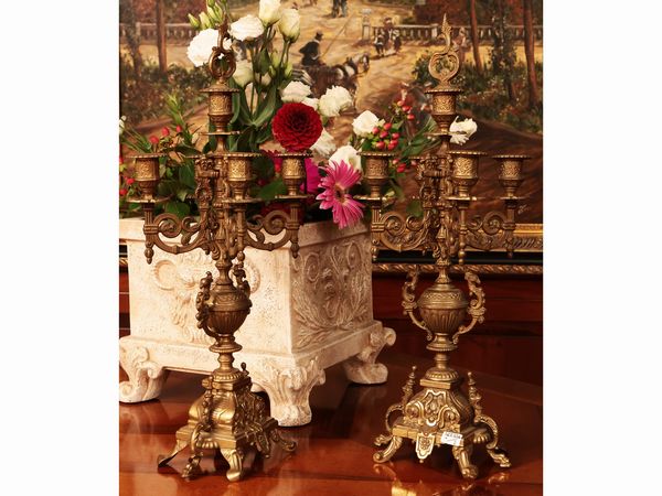 Coppia di candelabri in metallo dorato  - Asta Ispirazioni di arredo - Associazione Nazionale - Case d'Asta italiane