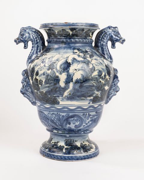 Anfora biansata in maiolica bianca e blu, secolo XX  - Asta Incanti d'Arte - Associazione Nazionale - Case d'Asta italiane