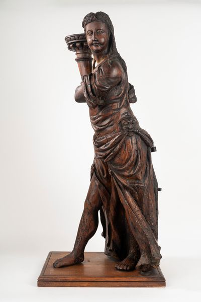 Scuola dell'Italia centrale, secolo XVII : Due sculture in legno intagliato a patina scura, raffiguranti figure reggi torce  - Asta Incanti d'Arte - Associazione Nazionale - Case d'Asta italiane