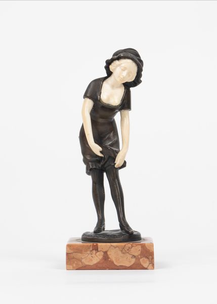 Figura femminile, inizi secolo XX  - Asta Incanti d'Arte - Associazione Nazionale - Case d'Asta italiane