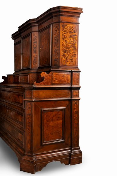 Grande credenza a due corpi, Francoforte secolo XVIII  - Asta Incanti d'Arte - Associazione Nazionale - Case d'Asta italiane