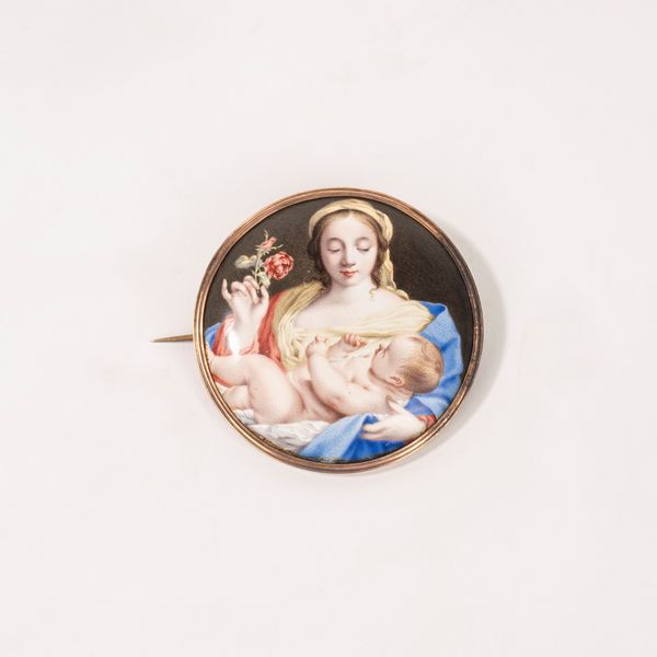 Spilla con miniatura in porcellana raffigurante Madonna della rosa, fine secolo XVIII - inizi secolo XIX  - Asta Incanti d'Arte - Associazione Nazionale - Case d'Asta italiane