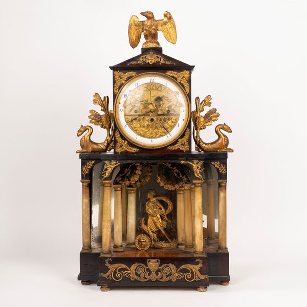 Pendola da tavolo Biedermeier con colonne in alabastro e applicazioni in bronzo dorato, Vienna 1830 circa  - Asta Incanti d'Arte - Associazione Nazionale - Case d'Asta italiane