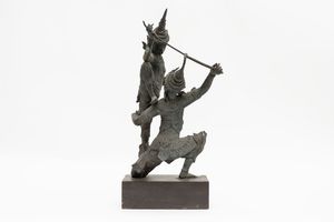 Gruppo scultoreo in bronzo raffigurante guerrieri, Birmania secolo XX  - Asta Incanti d'Arte - Associazione Nazionale - Case d'Asta italiane