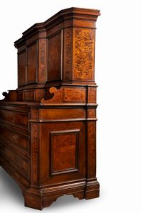 Grande credenza a due corpi, Francoforte secolo XVIII  - Asta Incanti d'Arte - Associazione Nazionale - Case d'Asta italiane