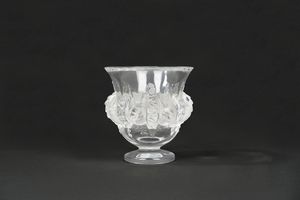 LALIQUE - Vaso in vetro modello Dampierre, anni '50 del Novecento