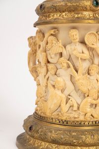 Scuola tedesca, secolo XIX : ☼ Tankard in avorio e metallo dorato  - Asta Incanti d'Arte - Associazione Nazionale - Case d'Asta italiane