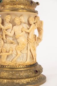 Scuola tedesca, secolo XIX : ☼ Tankard in avorio e metallo dorato  - Asta Incanti d'Arte - Associazione Nazionale - Case d'Asta italiane